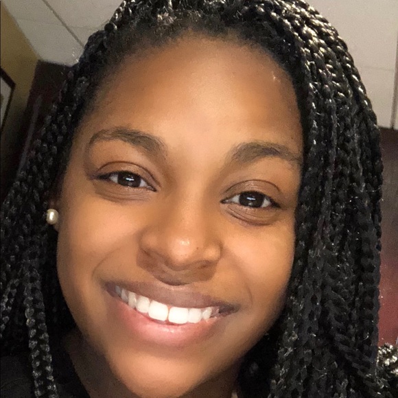 Louis Vuitton Other - Meet the posher